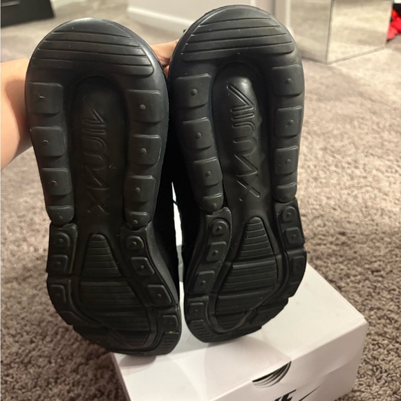 Nike Air Max 270 Black Sneakers - Picture 4 of 4